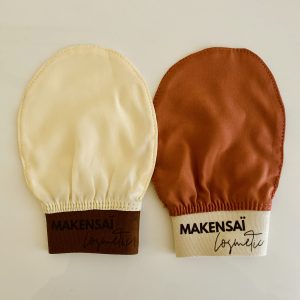 Gant exfoliant en soie de mûrier - une peau soyeuse en moins de 5 minutes !
Petit format pour le visage